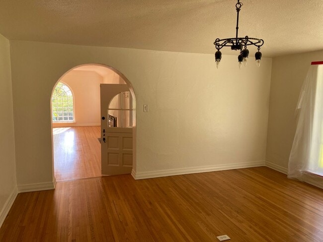 Photo - Beautiful 3 bedroom 2 bathroom in La Canada