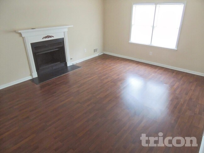 Photo - 1102 Plantation Dr SE