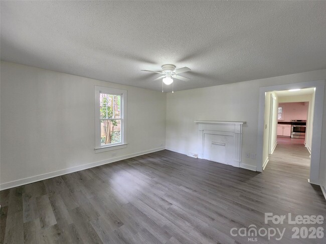 Photo - 650 Harris St NW