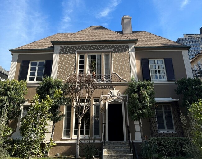 Building Photo - 648 Burnside Ave