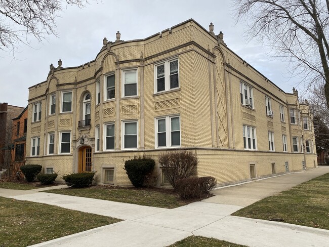 Building Photo - 2524 W Ardmore Ave