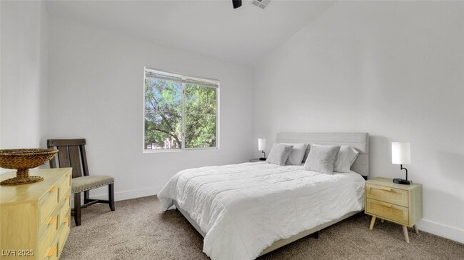 Building Photo - 721 Peachy Canyon Cir Unit 201