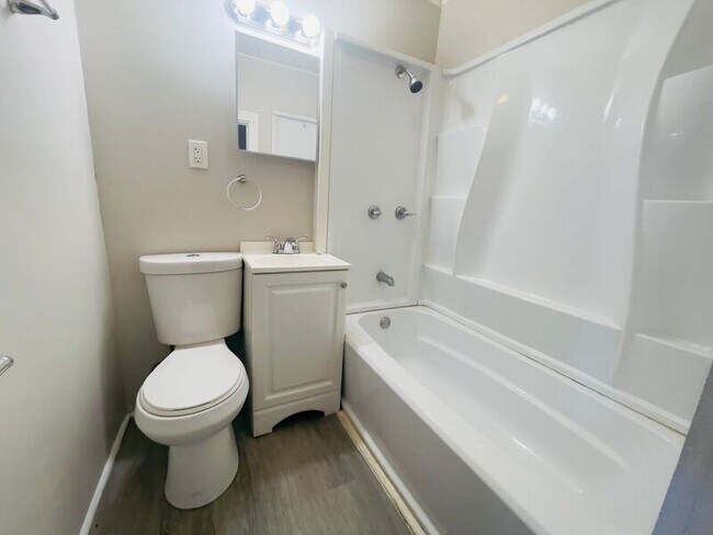 Photo - 209 S 1st St