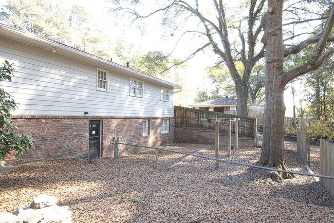 916 Jones Mill Rd