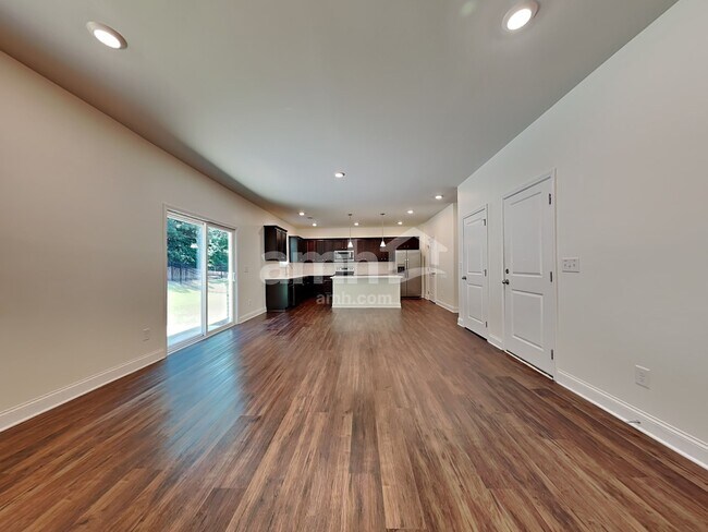 Photo - 2052 Windsor Park Ave