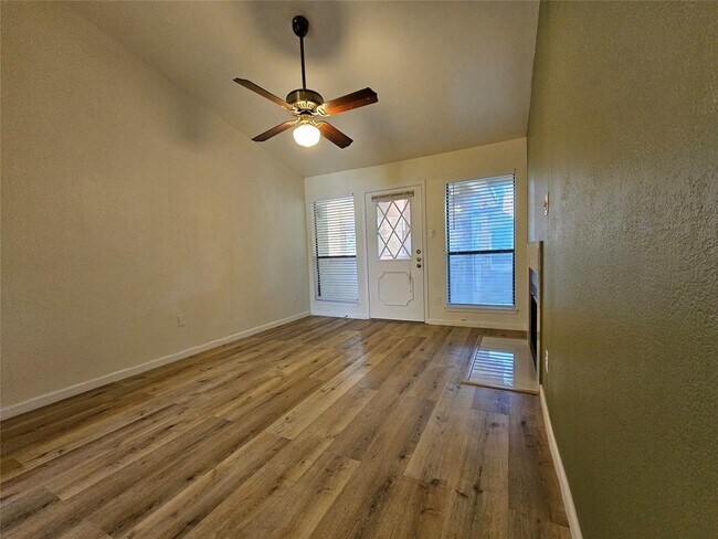 Photo - 806 W 24th St Unit 317