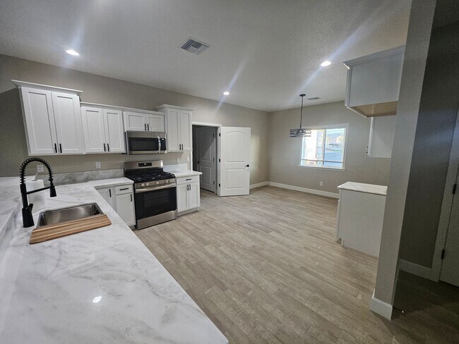 Photo - FEBRUARY RENT FREE!  Brand New Constructio...