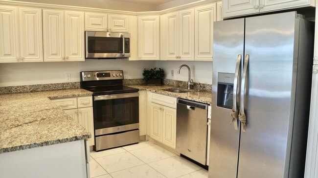 Photo - 42 Sussex E Unit B