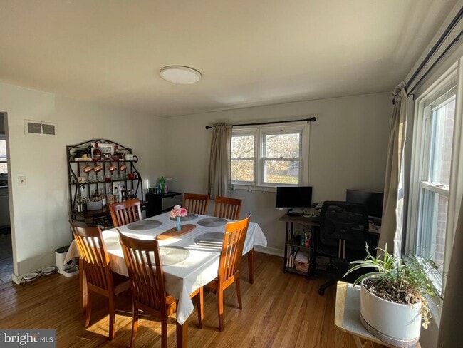 Photo - 2914 Harvard Ave