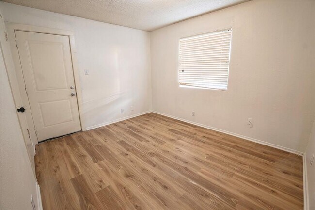 Photo - 10209 Brownie Dr