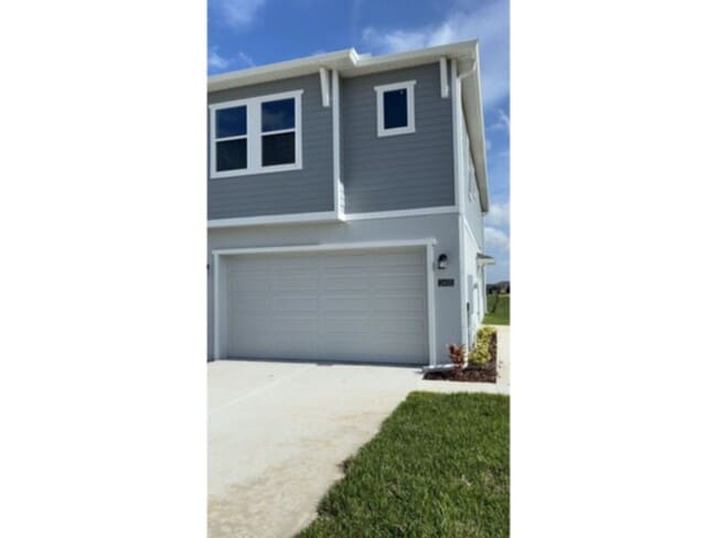 BRAND NEW 3 bedroom 2.5 bath with 2 car ga... - BRAND NEW 3 bedroom 2.5 bath with 2 car ga... Casa