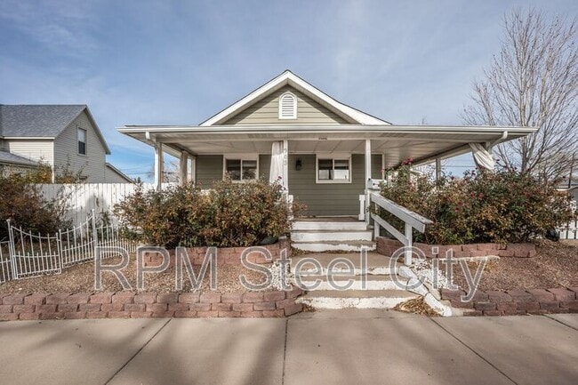 Building Photo - 903 W 15th St