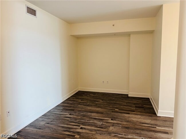 Photo - 3000 Oasis Grand Blvd Unit 903