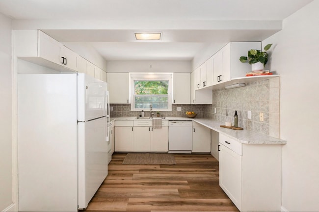 Photo - 75 S Fremont St NE