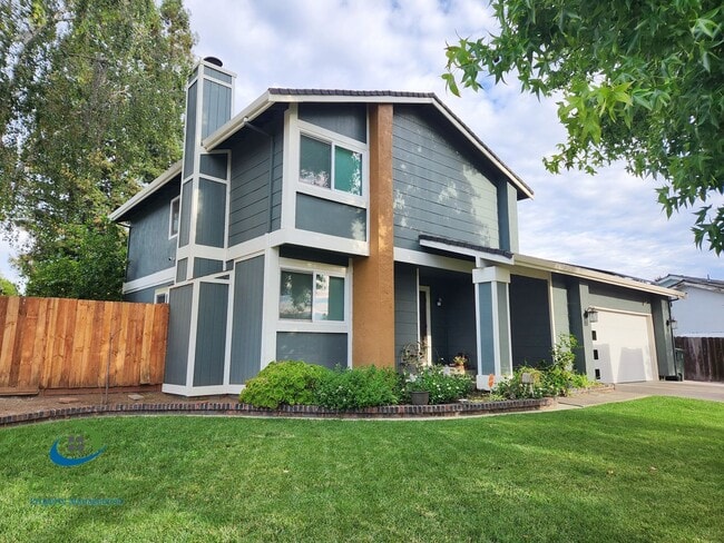 Building Photo - $4995 - Beautiful & Modern 4Br/3Ba Gilroy Home