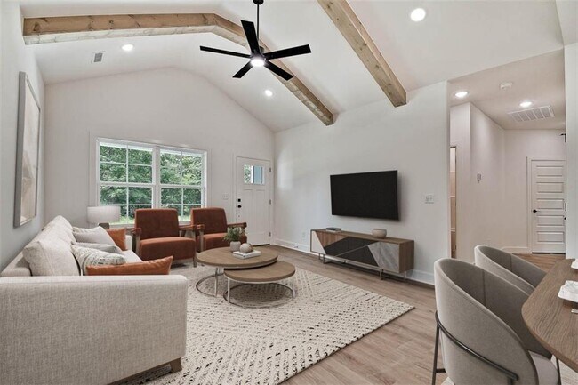 Photo - 10 Briscoe Ln