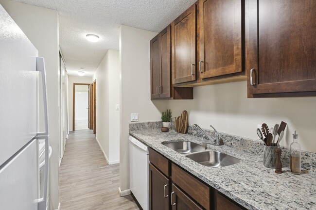 Building Photo - Silver Lake Rental