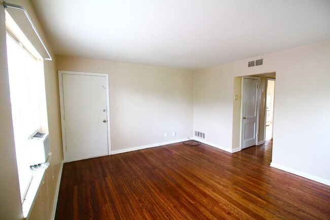 Photo - University Meadows