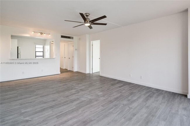 Photo - 3401 N Country Club Dr Unidad 409