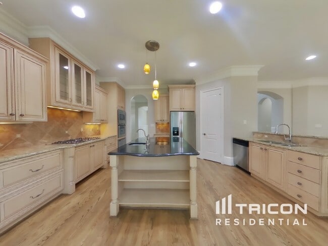 Photo - 7940 Park Rd