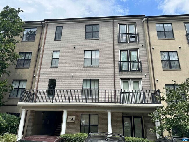 Photo - 750 Walker Square Unidad 4B Rental