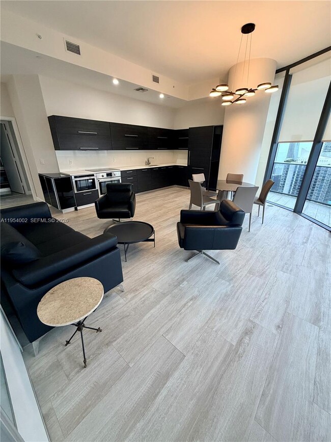 Photo - 45 SW 9th St Unidad 4606