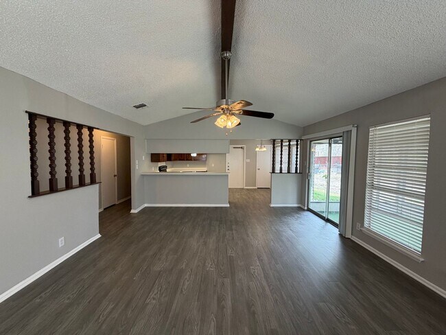 Photo - Delightful 3 Bedroom home in North East ISD with easy access to 1604, 35, Randolph AFB, Ft. Sam, ...