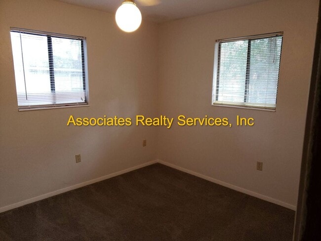 Photo - Renovated 2 bedroom with Office home in Springtree!