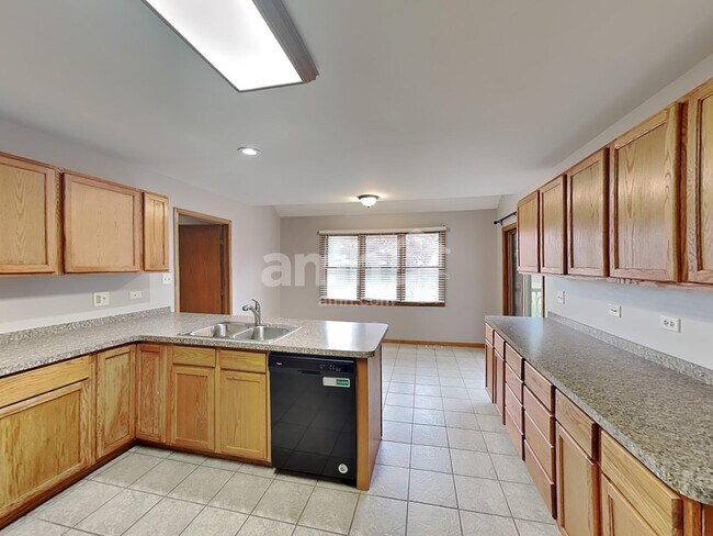 Photo - 1113 Geneva St