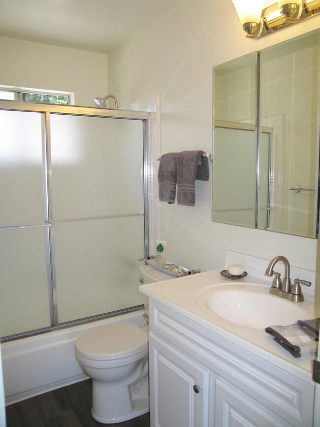 Woodview Apartments