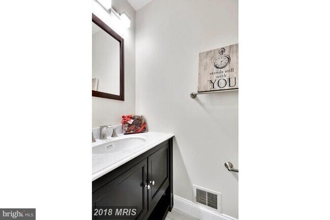 Photo - 2050 Forest Hill Ln