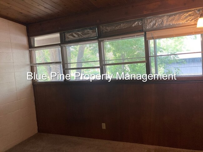 Photo - 390 W 14th St Unidad 6