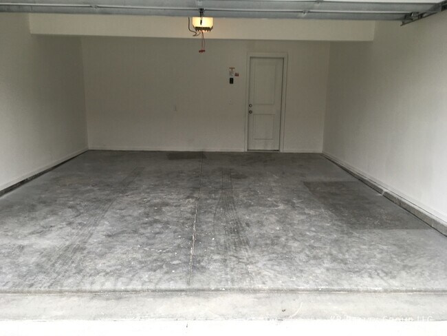 Photo - 3 Bed 2 Car Townhome in Grain Valley