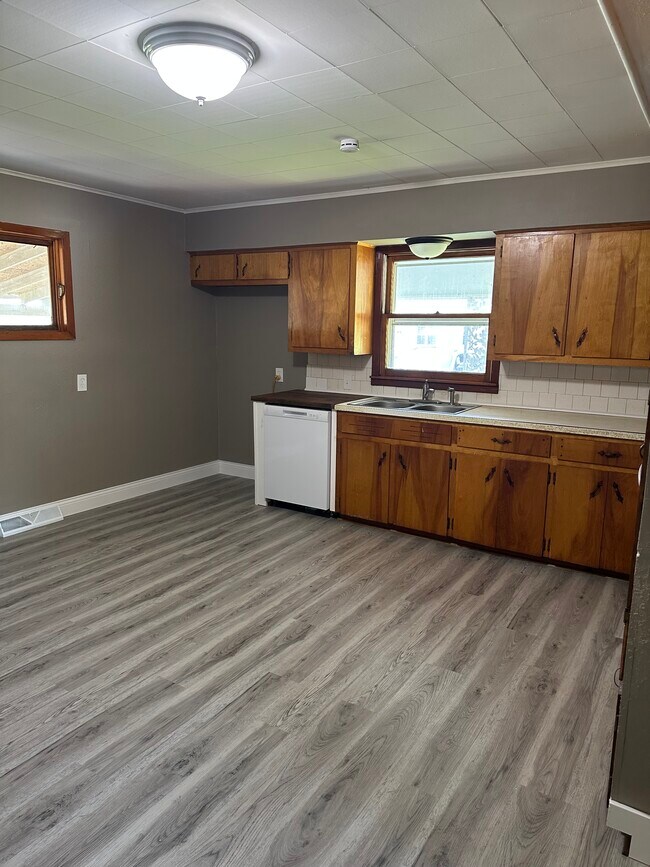Photo - 1205 Ray St