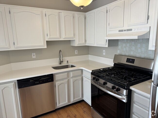 Building Photo - 460 Magnolia Ct Unit 460 Rental