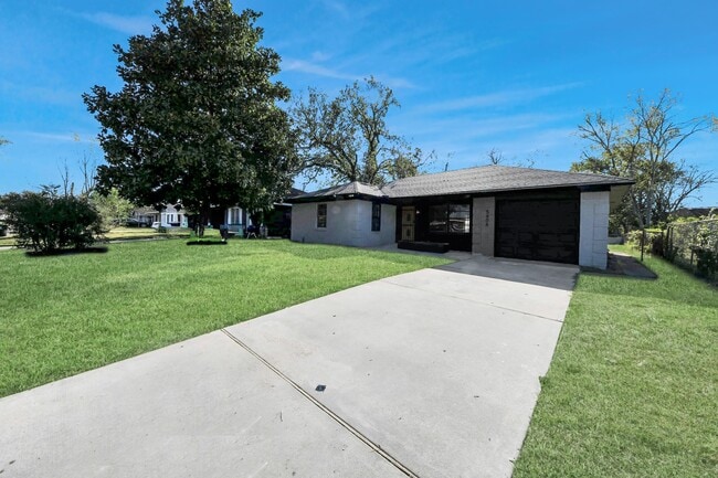 Photo - 5606 Elmlawn Dr