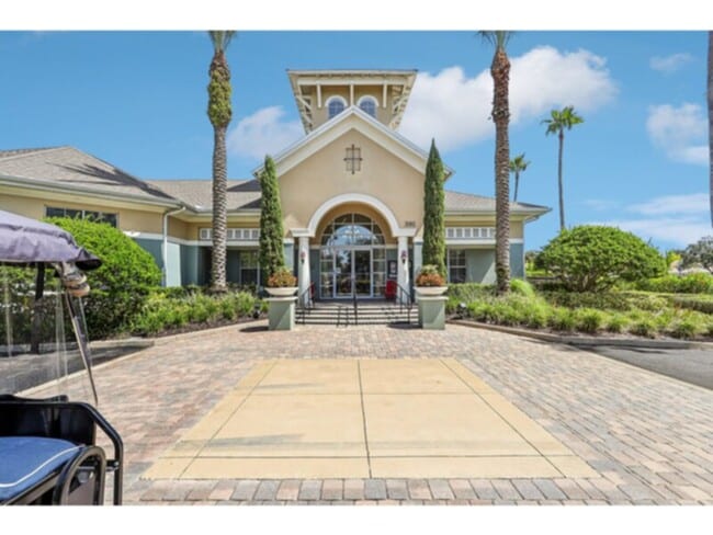 Building Photo - 2 bed 2 bath condo at LAKESIDE WINDERMERE