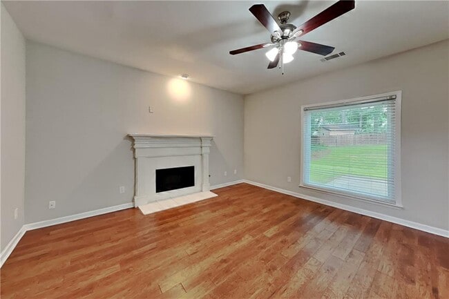 Photo - 1240 Cedar Brook Dr NE