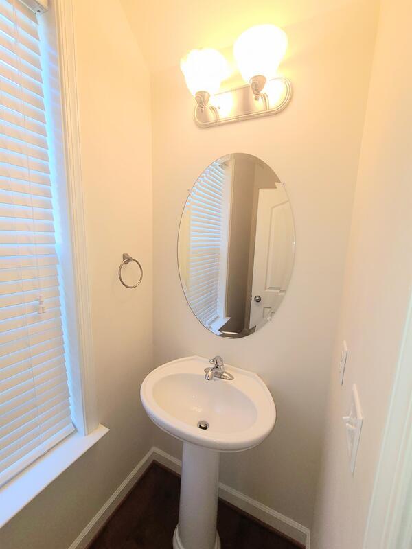 Photo - 1136 Winsford Ln