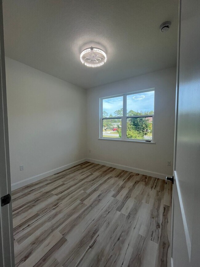 Photo - BEAUTIFUL BRAND NEW DUPLEX!!