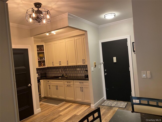 Building Photo - 3 Hanover Square Unit 12B