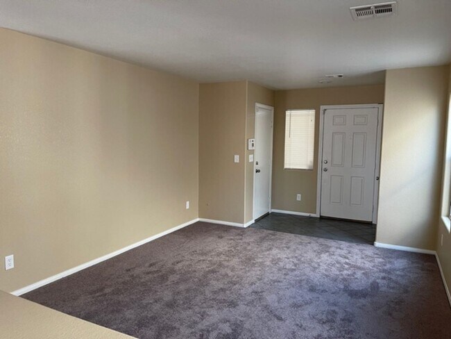 Photo - 6028 Sierra Lakes St