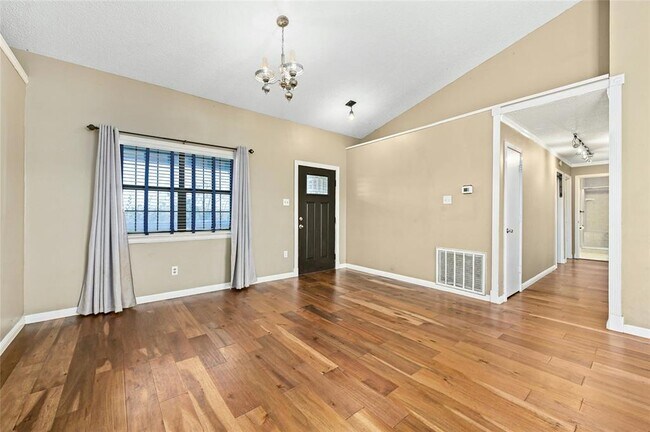 Photo - 105 Deep Lake Cir