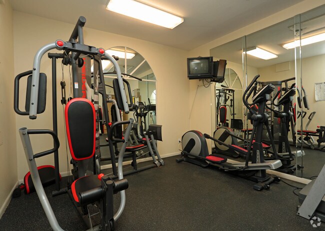 Fitness Center - Lakeview