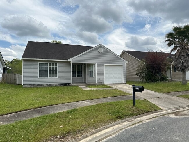 Photo - 1050 Rushing St