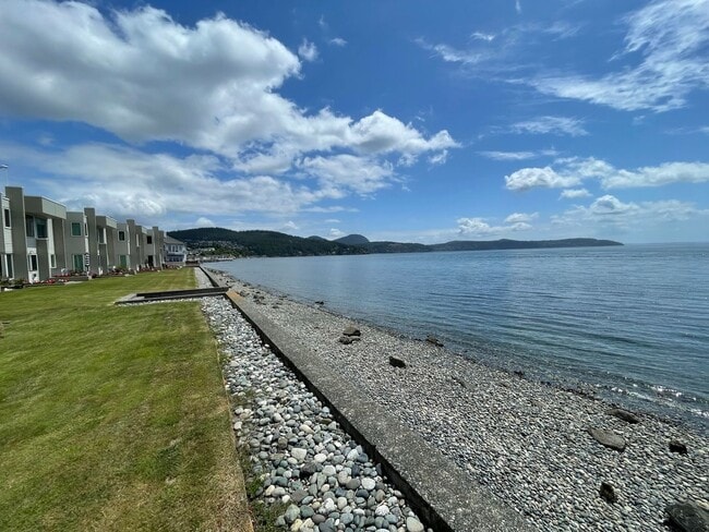 Photo - 2305 Skyline Way