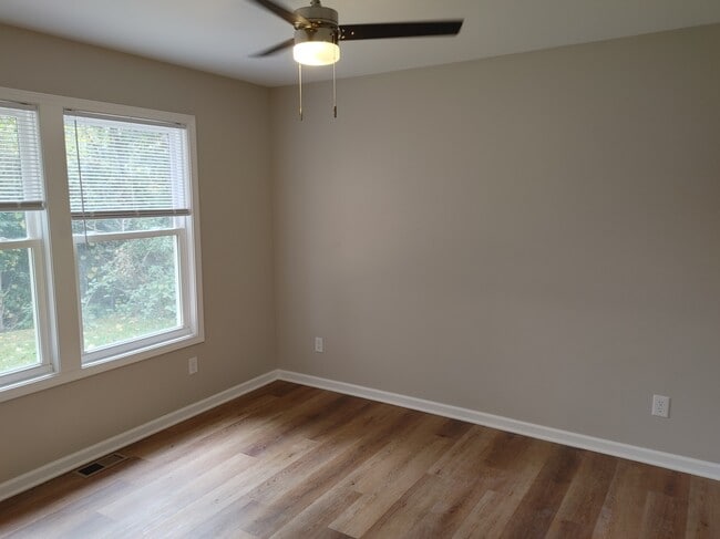 Master Bed - 71 Pomeroy Rd