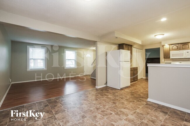 1646 Moores Ct