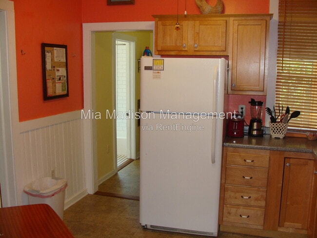 Photo - 547 E Macon St