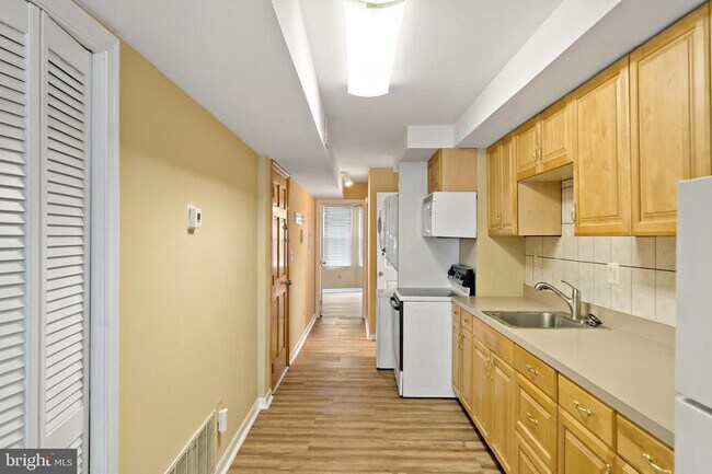 Photo - 2537 S Broad St